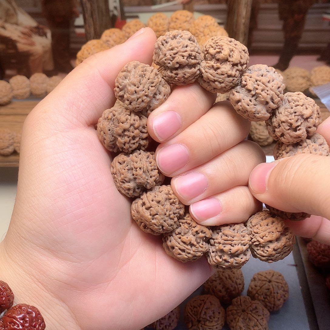 金刚菩提吊坠砂*菜8。         