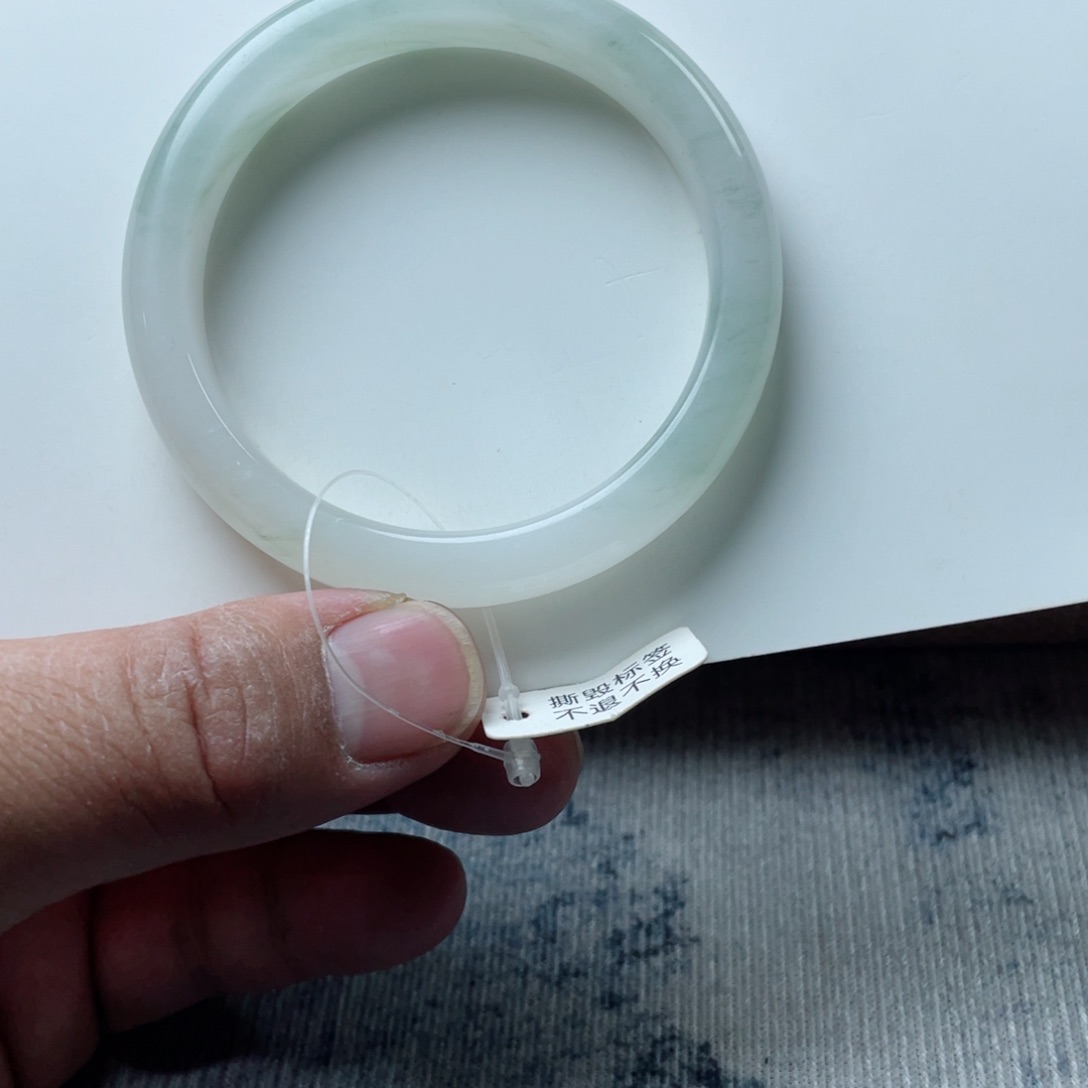 石英质玉手镯未镶嵌张*