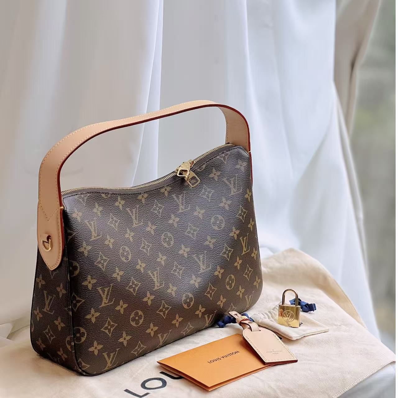99新 LouisVuitton/路易威登 老花小号Slouchy腋下单肩包 芯片