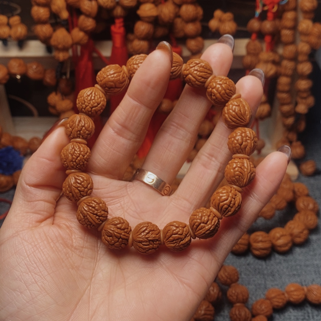 桃核吊坠龙纹桃枭