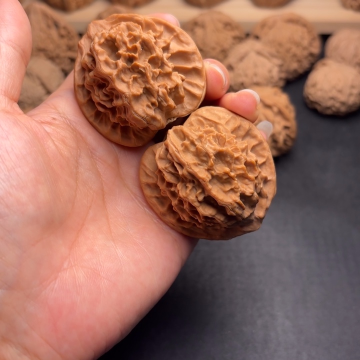 文玩核桃把件43龙鳞克重47.9