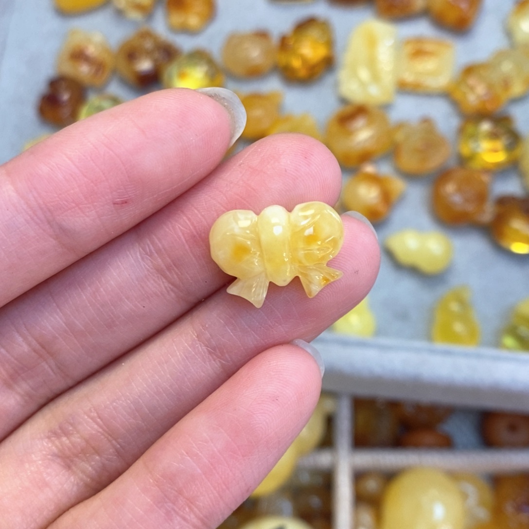 蜜蜡颈饰未镶嵌蝴蝶结