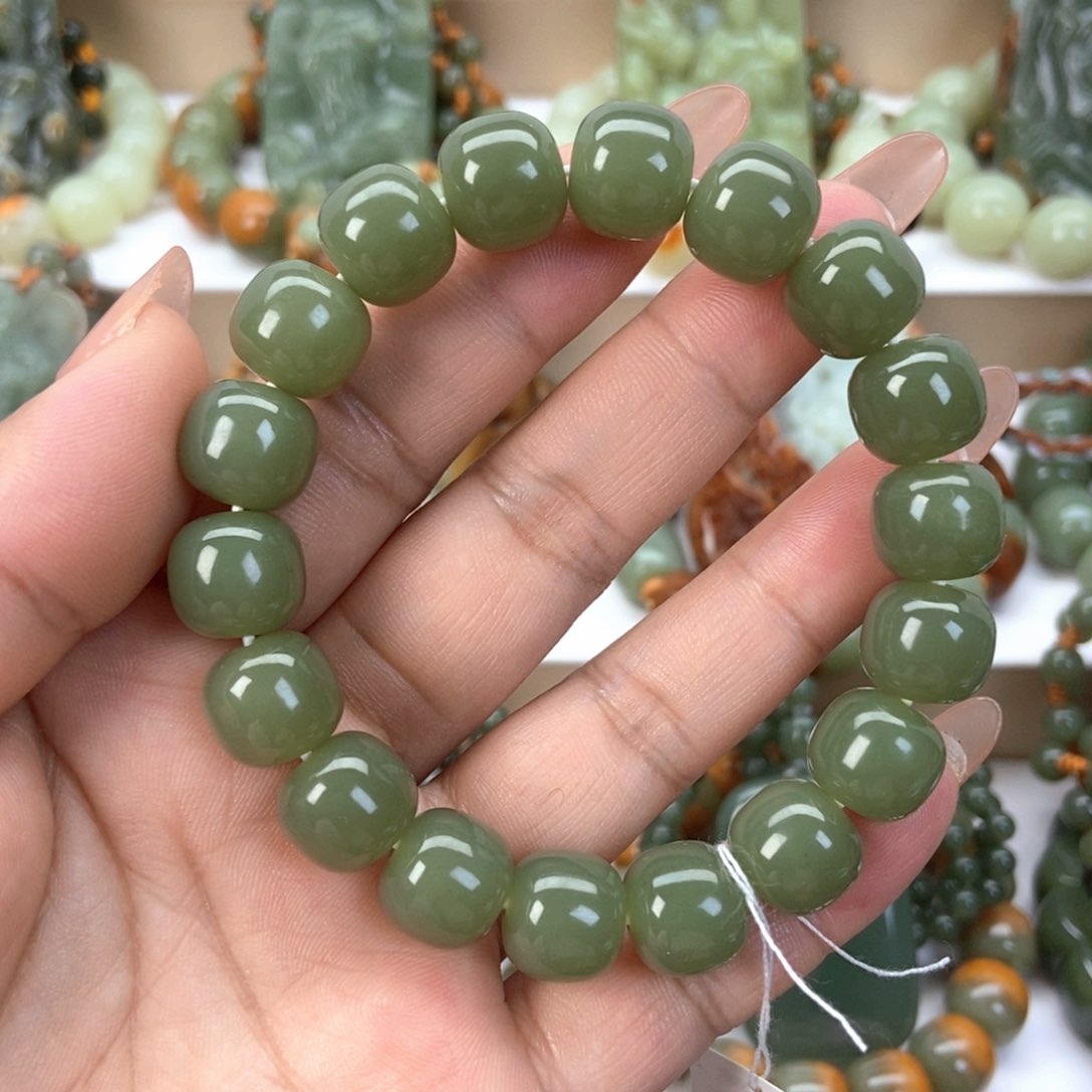 透闪石质玉手串未镶嵌
