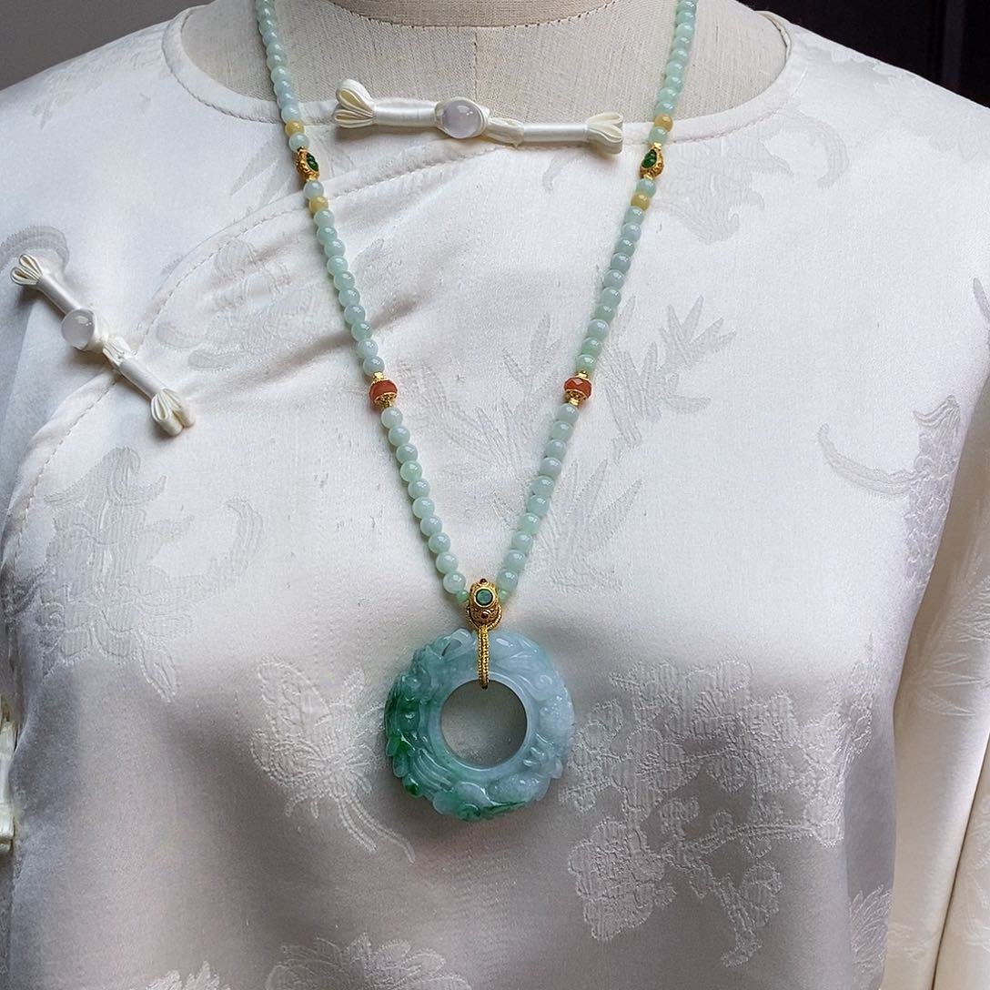 翡翠颈饰未镶嵌天然