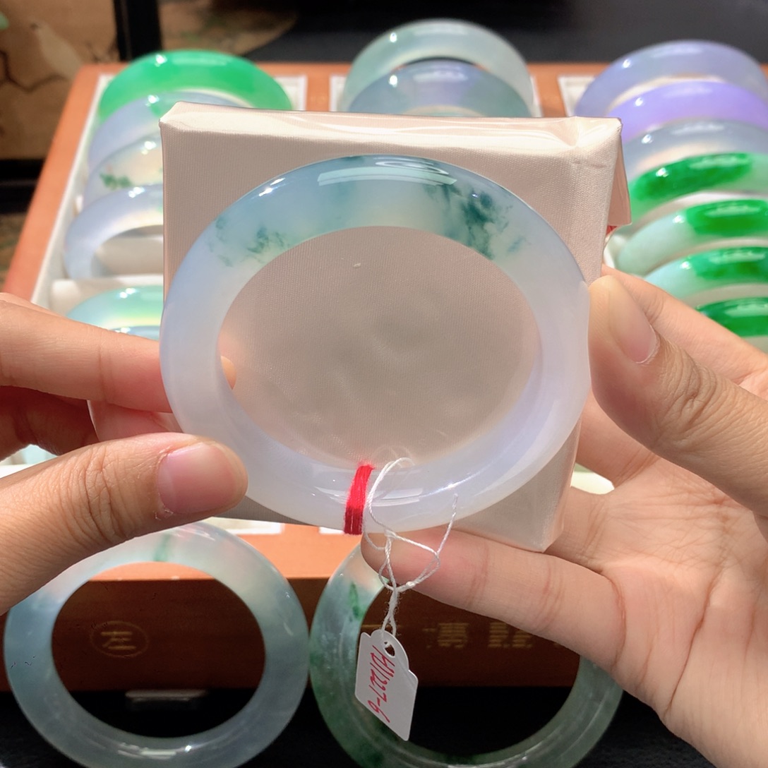 翡翠未镶嵌手镯正圈