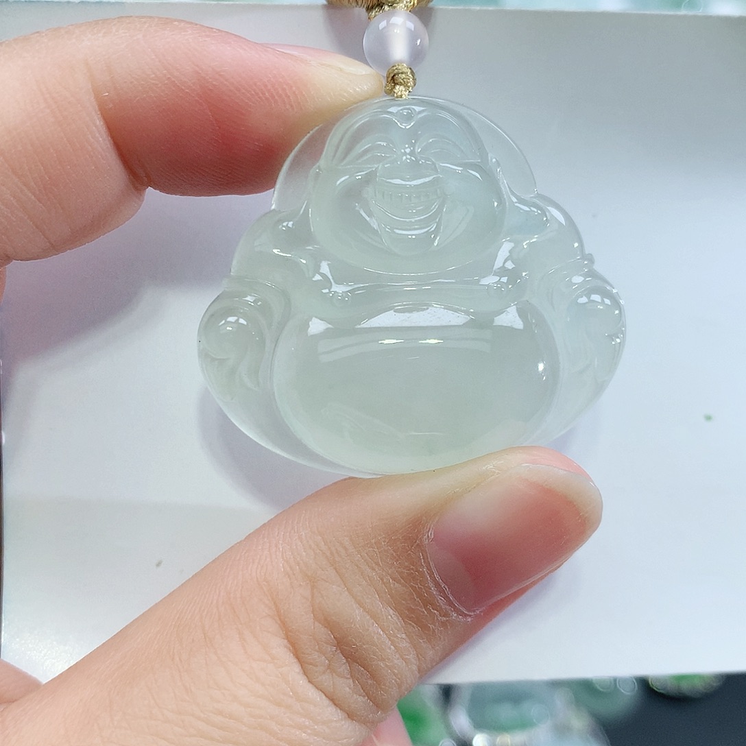 翡翠未镶嵌颈饰佛