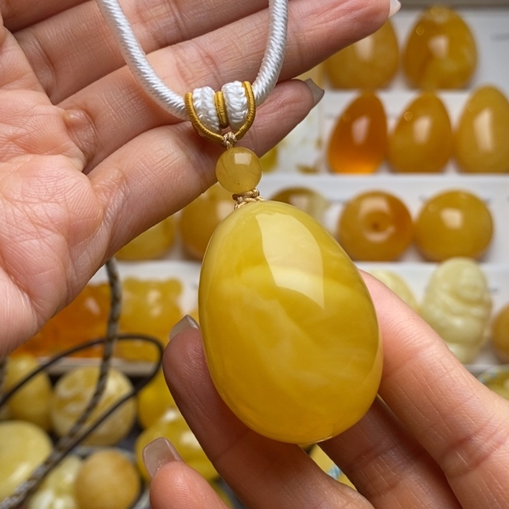 蜜蜡颈饰未镶嵌笑***?，