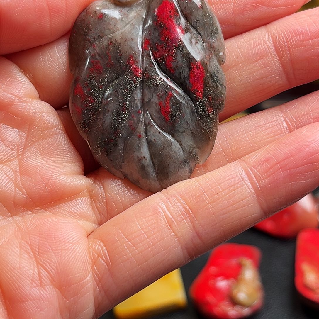 昌化石其他鸡血石挂件