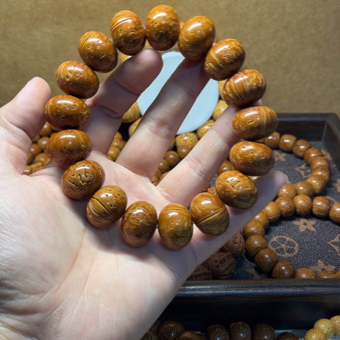 脑纹桃核，算盘，尺寸20.7