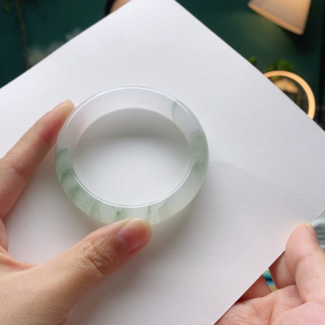 石英质玉手镯未镶嵌一****?52.5