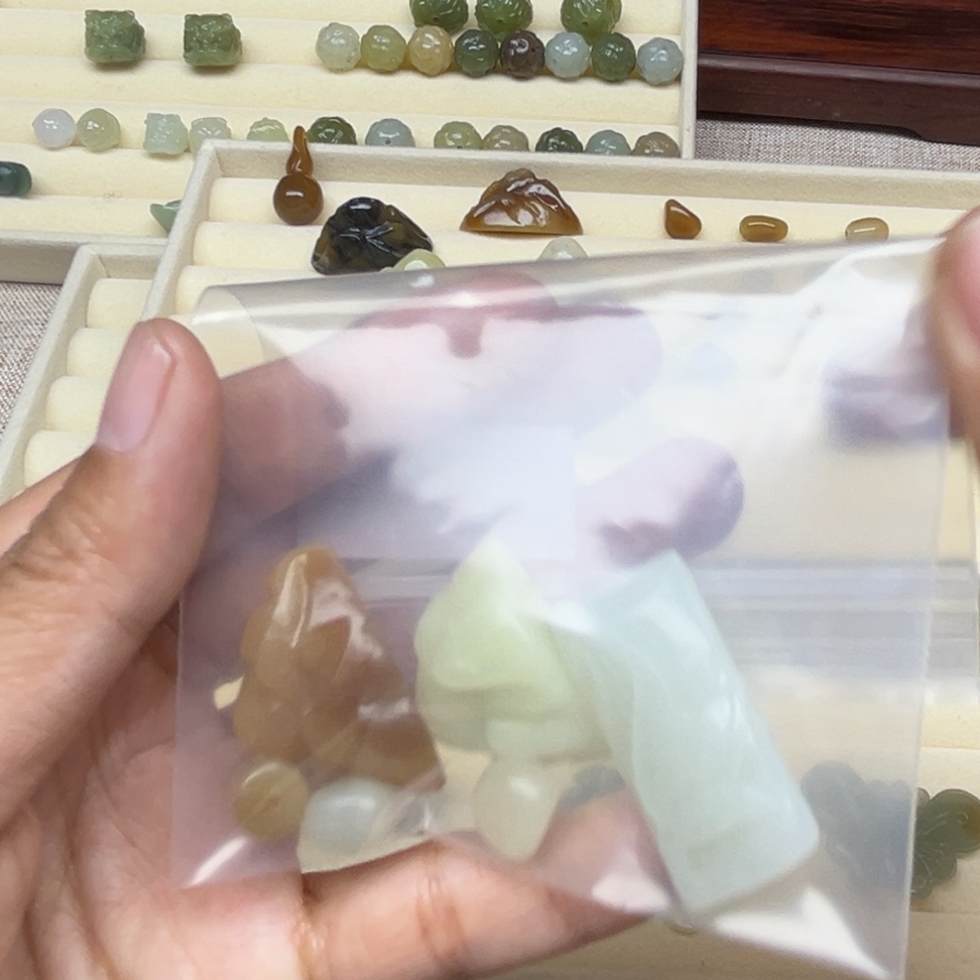 l***l和田玉未镶嵌珠宝半成品