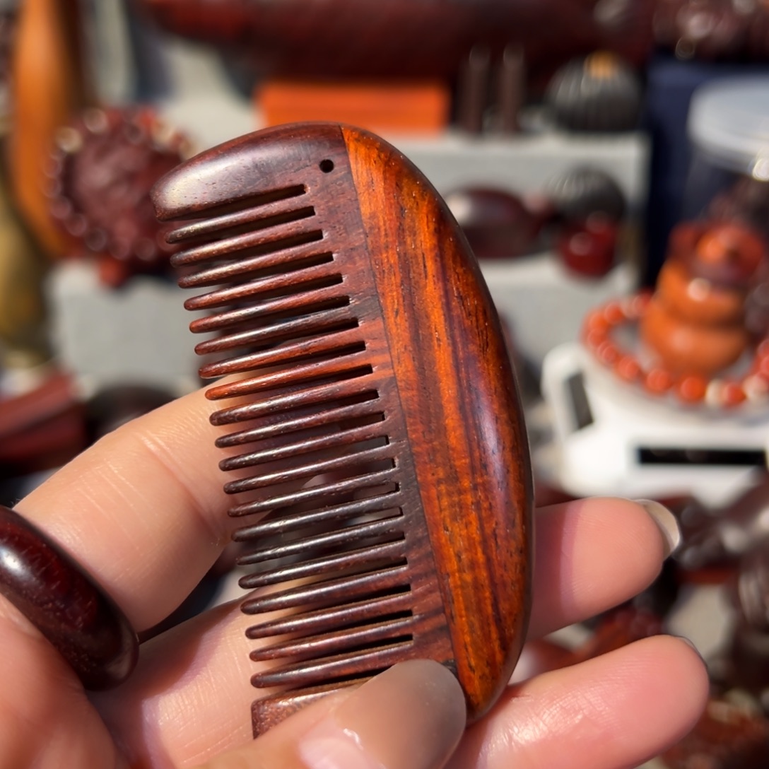 交趾黄檀（大红酸枝）