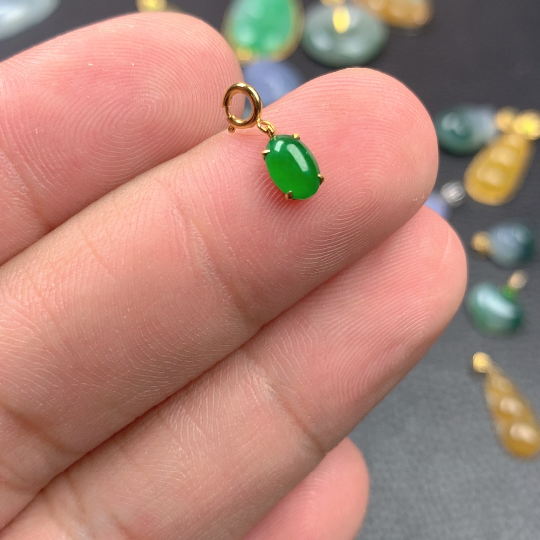 【闪购商品】颈饰18K金镶嵌翡翠翡翠