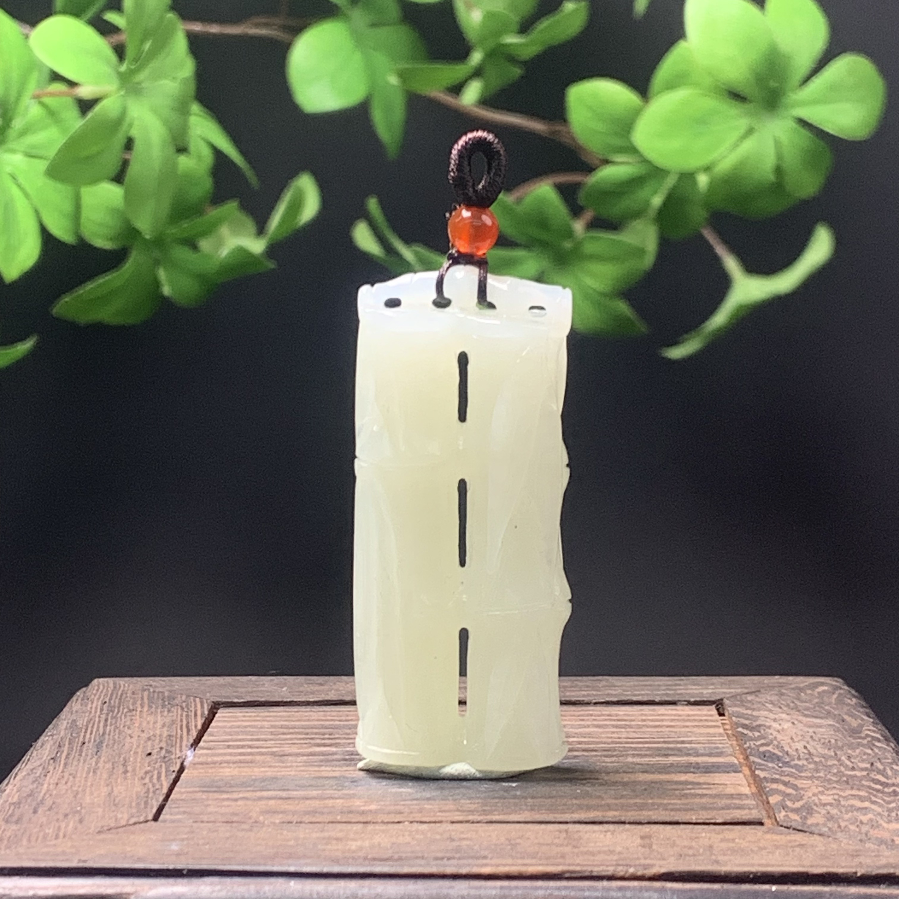 C009珠宝玉石精选和田玉吊坠