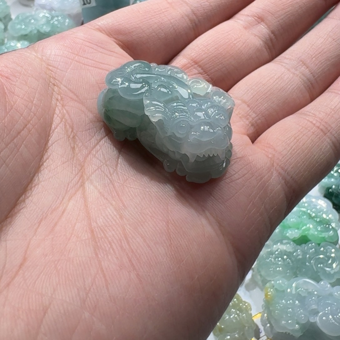 定制翡翠未镶嵌貔貅