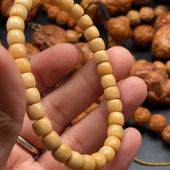 猴头核桃吊坠在这里祝