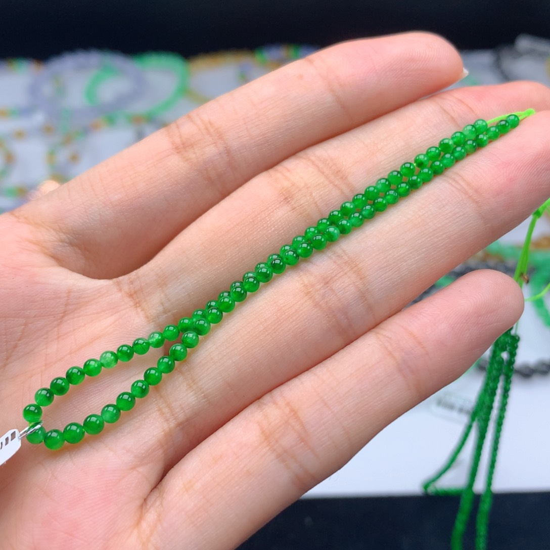 未镶嵌翡翠手链卡