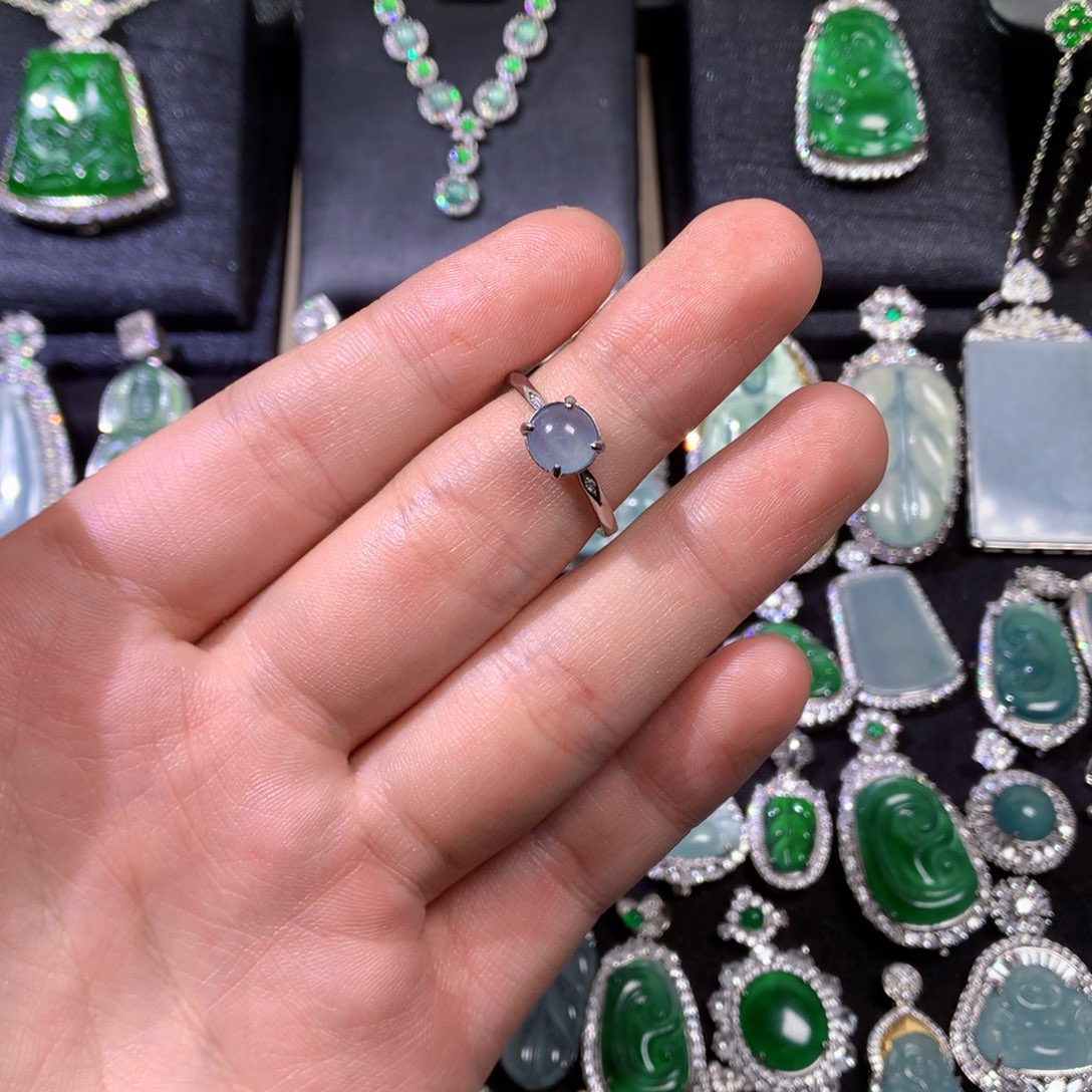 翡翠挂件未镶嵌8876554445667