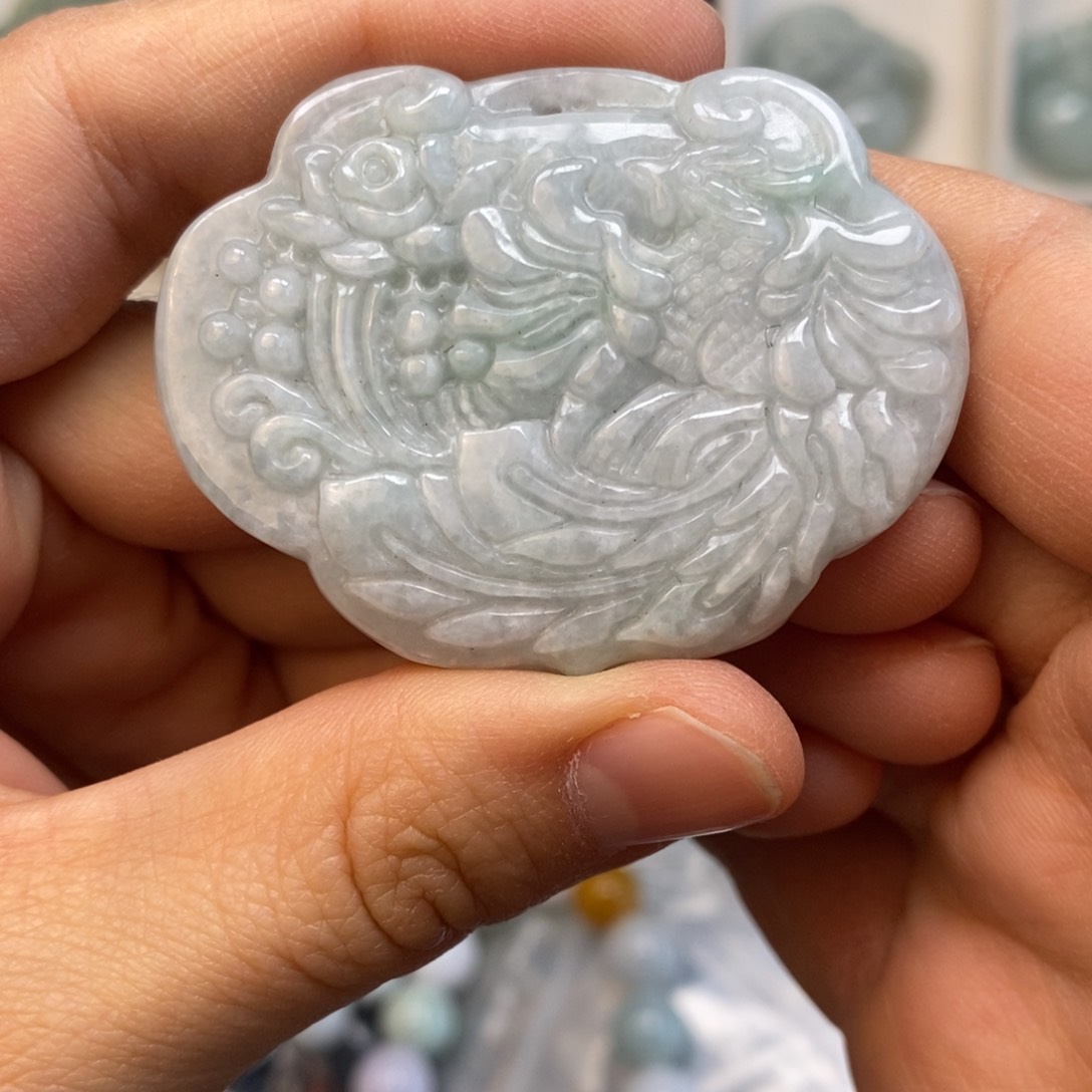 翡翠颈饰未镶嵌凤凰