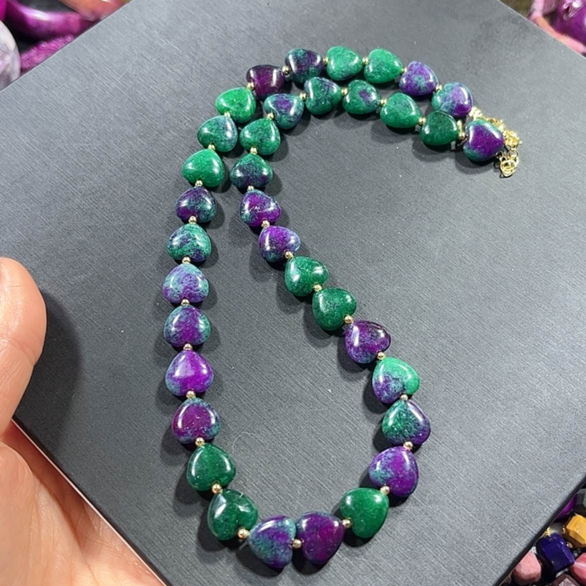 【闪购商品】琉璃配饰舒具石老油料绿紫爱心项链玉华透大高货好看