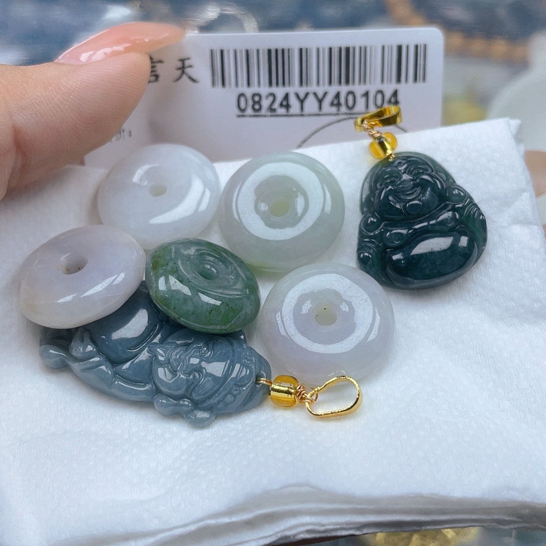 吊坠(不含链)未镶嵌翡翠