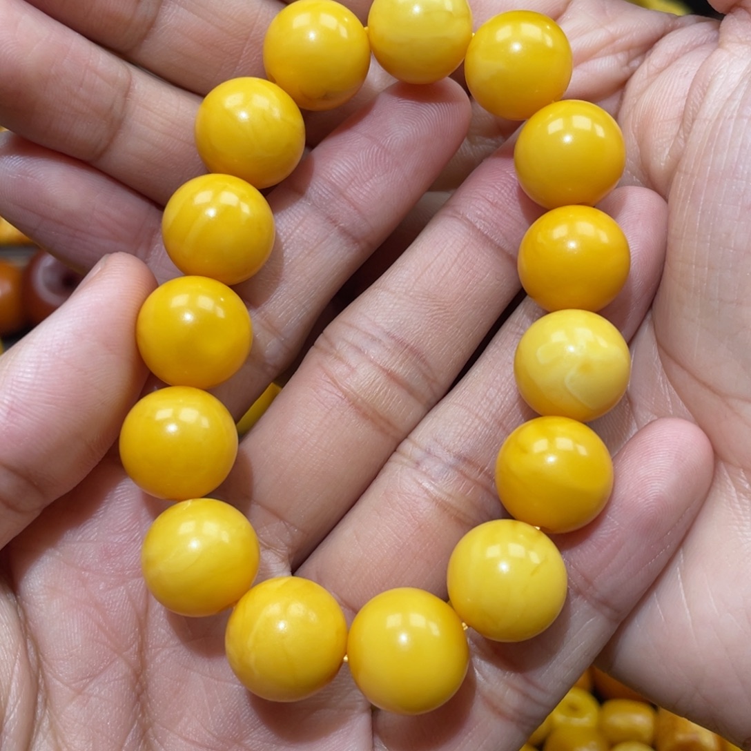 蜜蜡未镶嵌裸石直径14.8