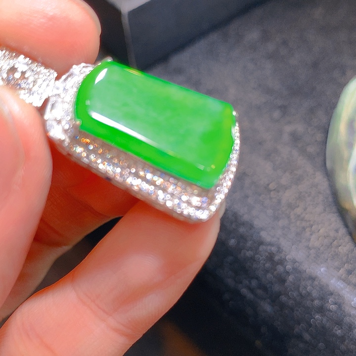 【闪购商品】翡翠颈饰银S925镶嵌翡翠