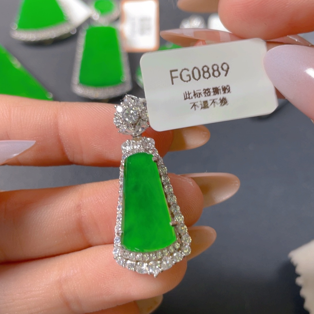 【闪购商品】颈饰银S925镶嵌翡翠翡翠