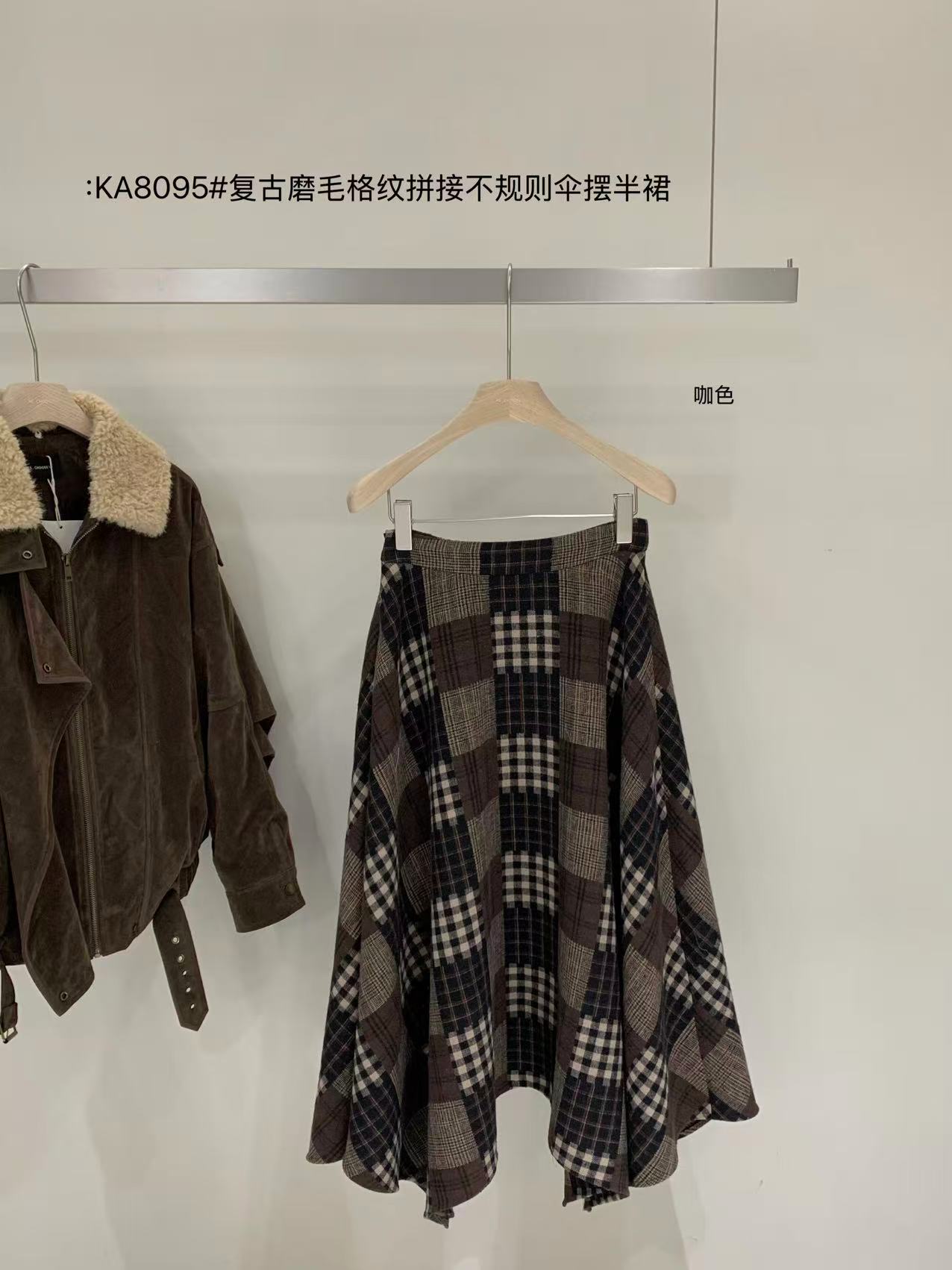 RS-8095-新 复古磨毛格纹不规则伞摆半裙（裙长93腰围66 ）