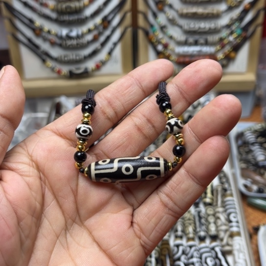 示***思玛瑙/玉髓未镶嵌颈饰