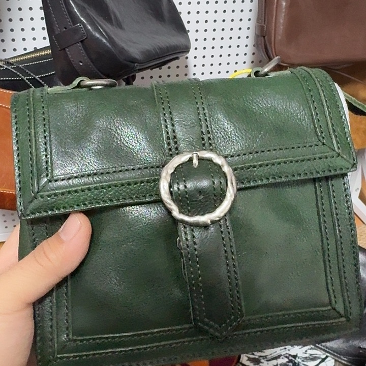头层牛皮绿色斜挎包