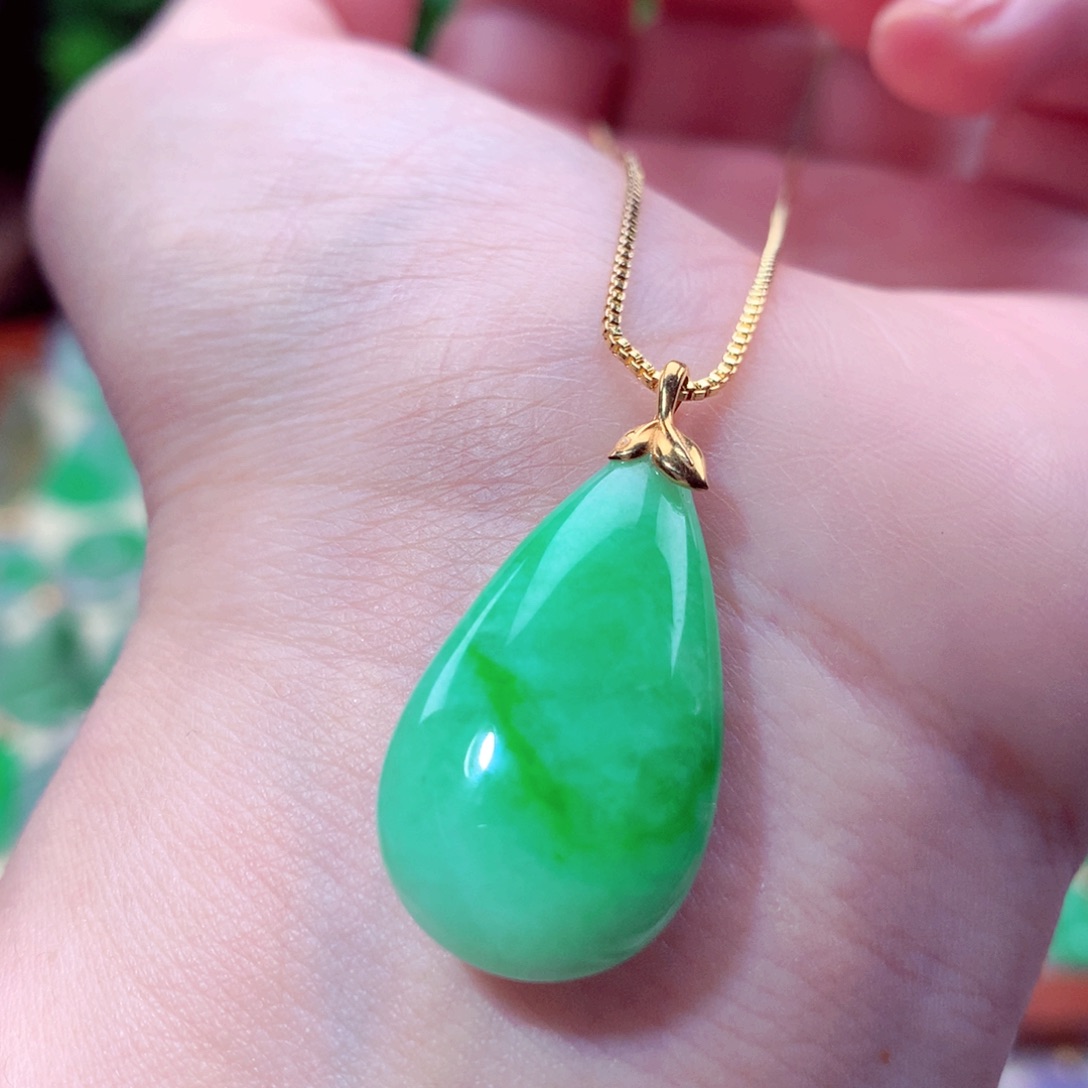 翡翠吊坠(不含链)18K金镶嵌