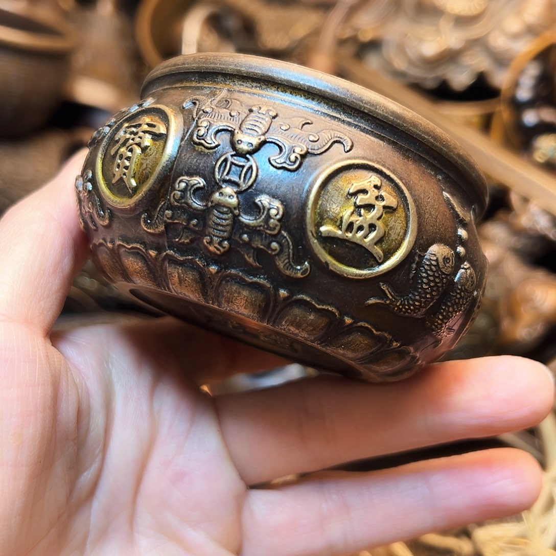 精美铜器工艺品等