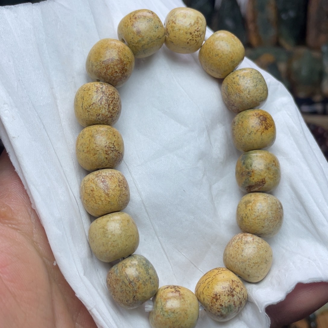 岫岩河磨玉（透闪石质玉）未镶嵌颈饰15×13