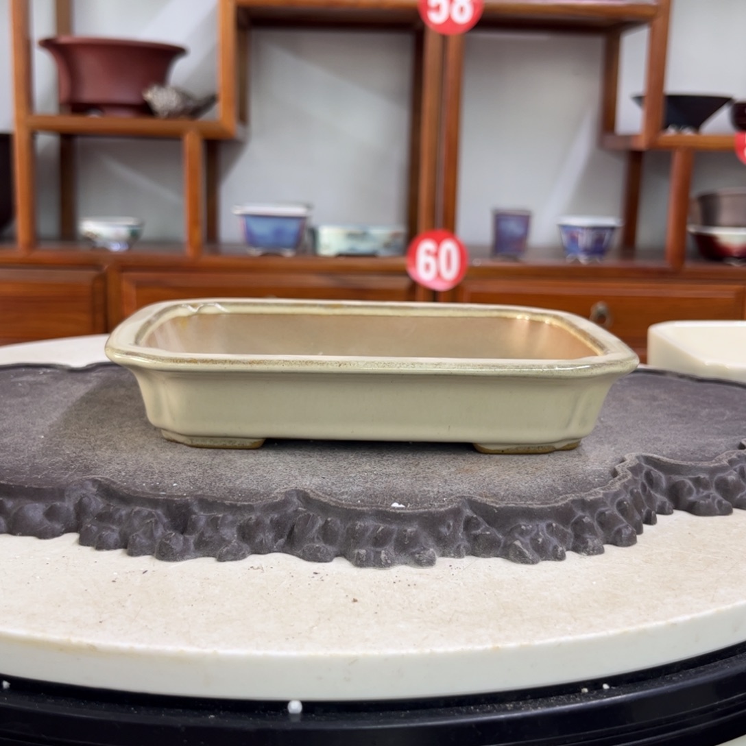 紫砂花盆瑕疵3.5-19-14.5。。