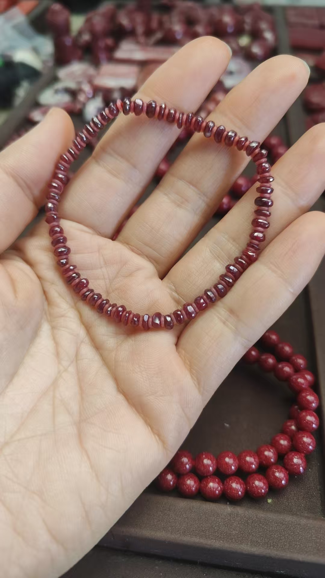 含辰砂工艺品辰砂晶体片状随型手串