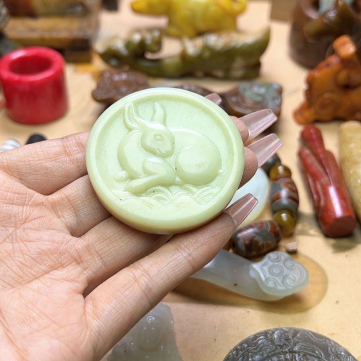 【闪购商品】蛇纹石玉颈饰未镶嵌