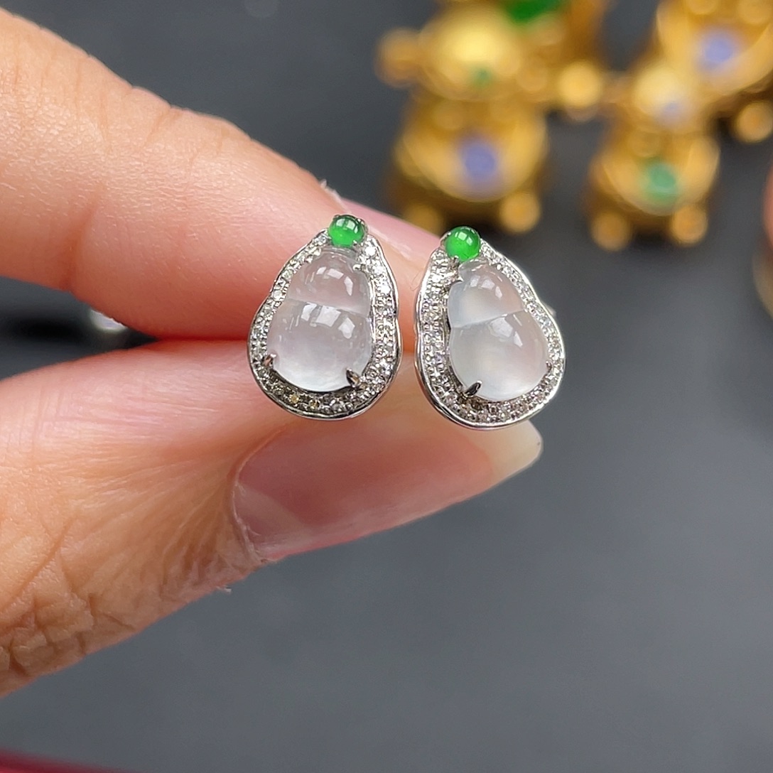 翡翠18K金镶嵌耳饰高冰葫芦