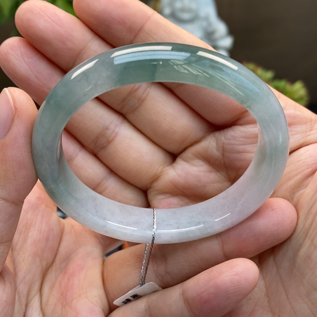 翡翠手镯未镶嵌天然