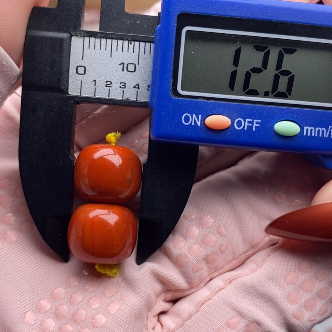 南红玛瑙配饰未镶嵌有纹裂