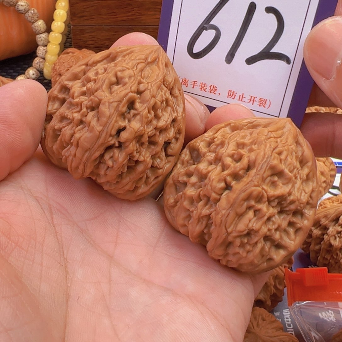 文玩核桃把件虎头王41尺寸612号