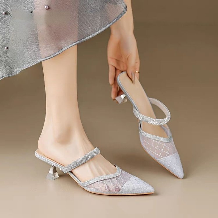 2025春季新款包头拖粗跟跟底橡胶鞋底包头PU帮面