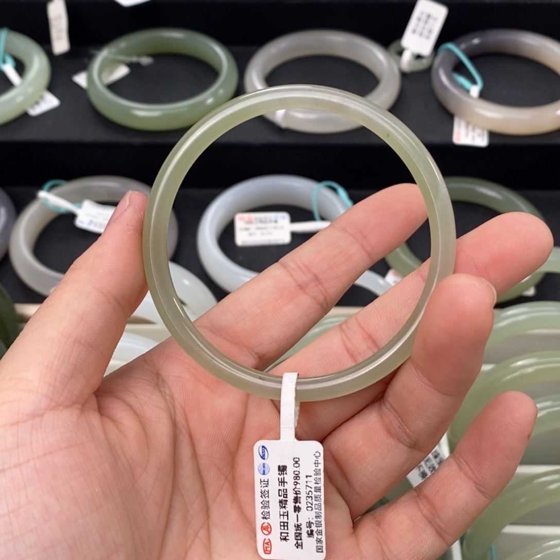 和田玉手镯未镶嵌58