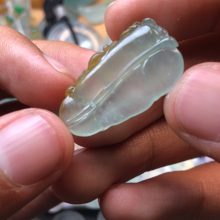 定制翡翠未镶嵌挂件