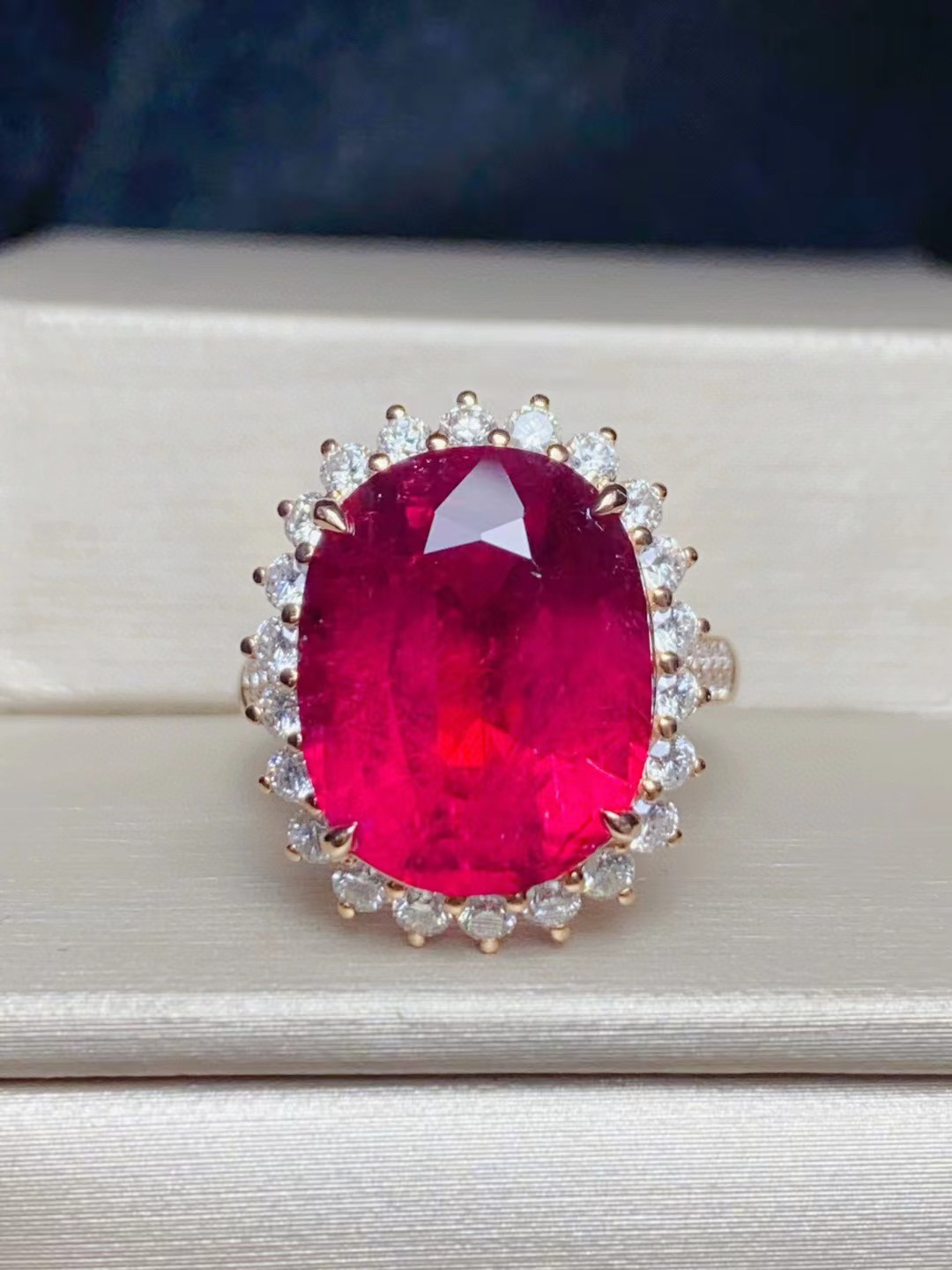 18K卢比莱碧玺戒指 E17909