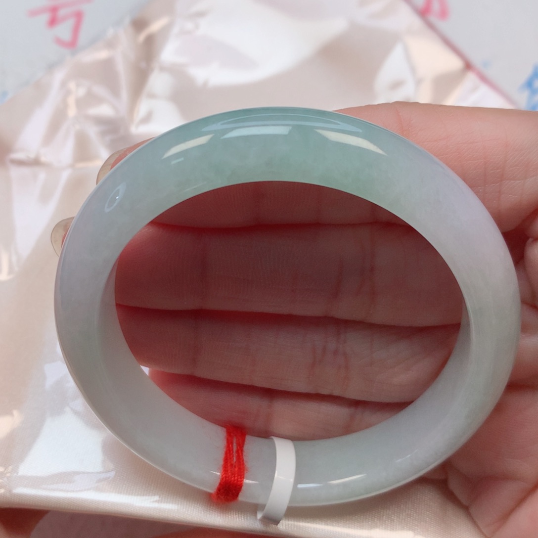 翡翠手镯未镶嵌52.7圈