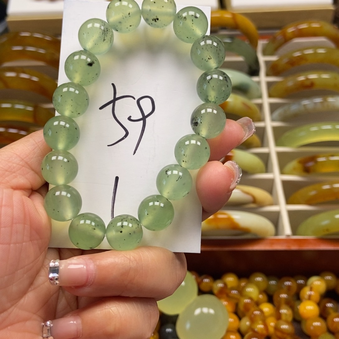 蛇纹石玉手串未镶嵌