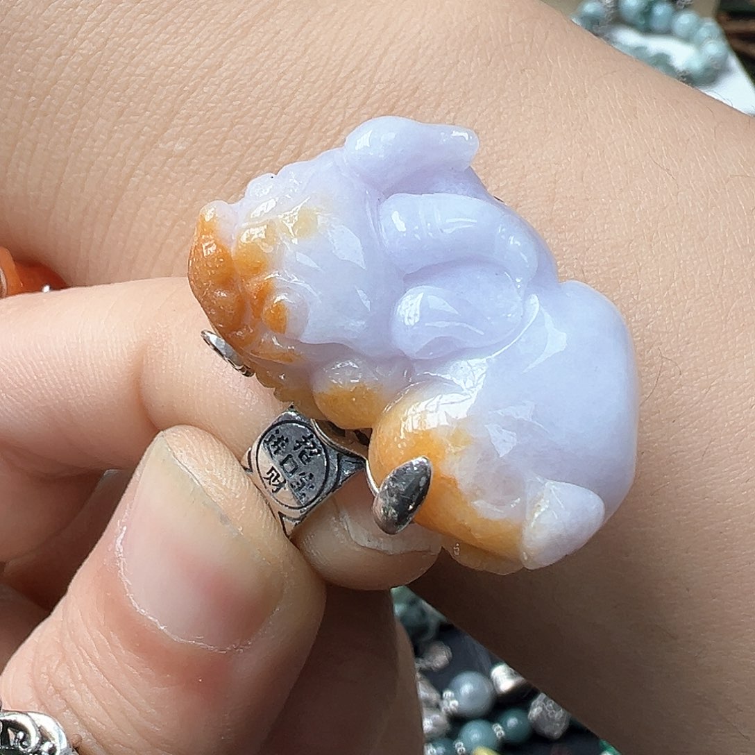 翡翠戒指未镶嵌?*宝