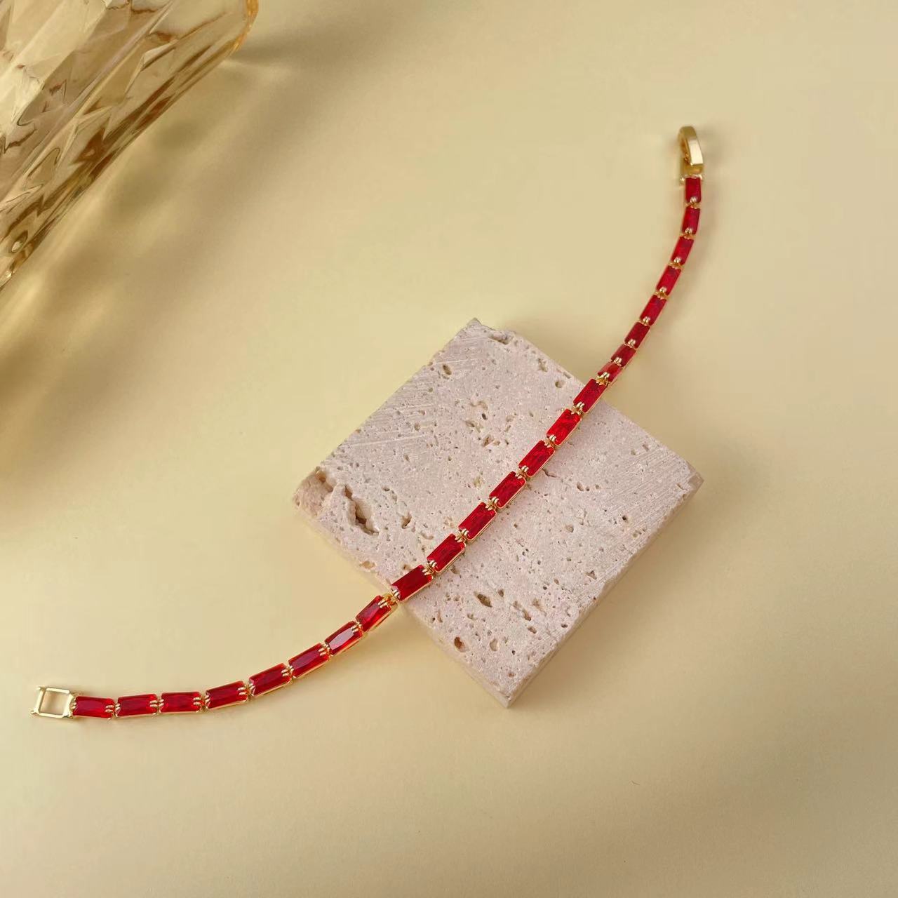 【高端嘉选】鸽子细长血红色手链————T00