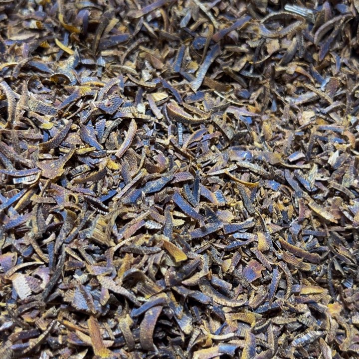 泉***。沉香沉香碎屑乌身老料切丝50g